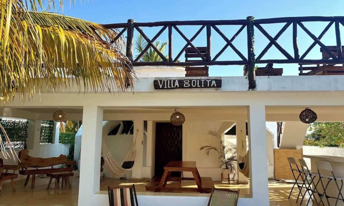 Chuburna Puerto Apartment | 1 Street from the beach w/Pool, Rooftop Bar & A/C