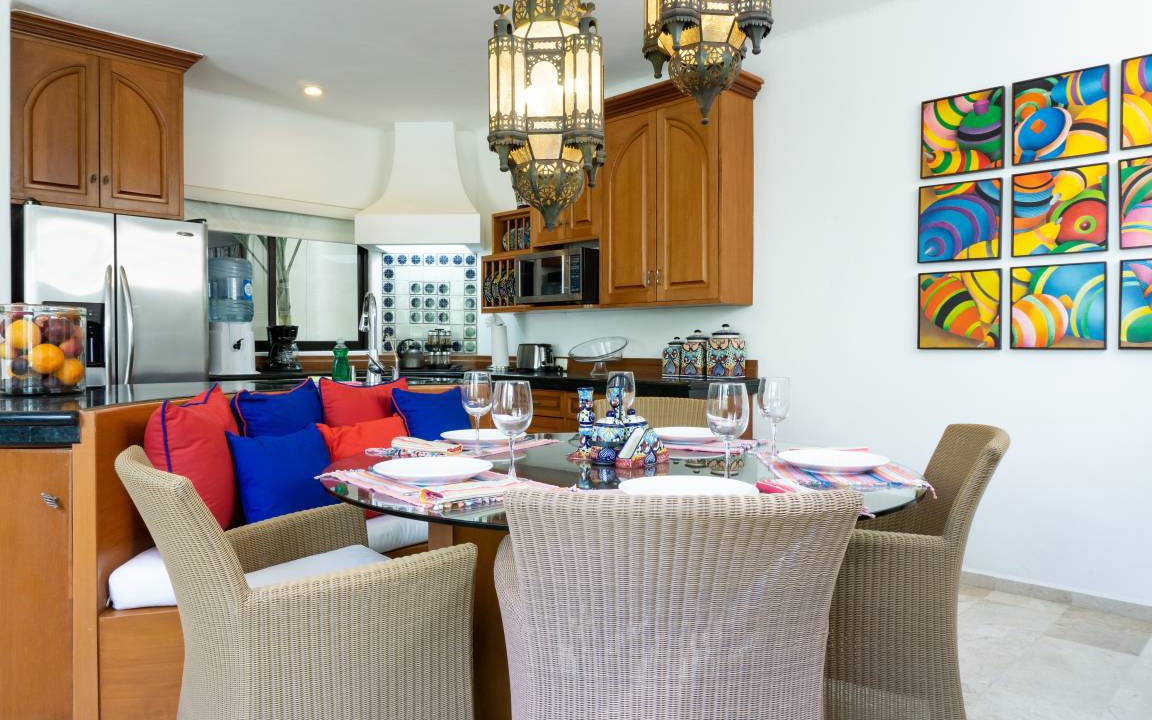 Downtown Condo | 102 m² Condo ∙ 2 bedrooms ∙ 5 guests