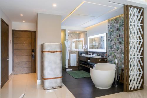 Puerto Juarez Hotel | 2 Bedroom Garza Blanca Cancun 5 Dimond Resort