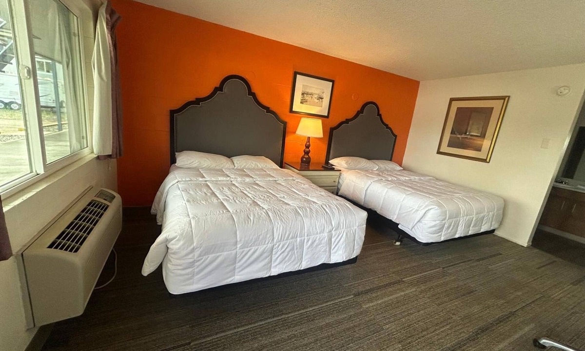 Walla Walla Hotel | 2 Budget-Friendly Rooms Near Gesa Power House Theatre | Free Parking