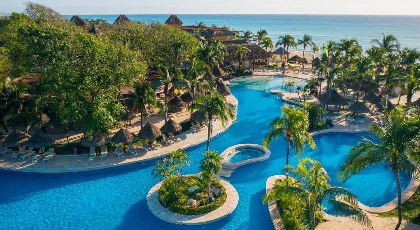 Playacar Zona Hotelera Resort | 212 m² Resort ∙ 127 guests