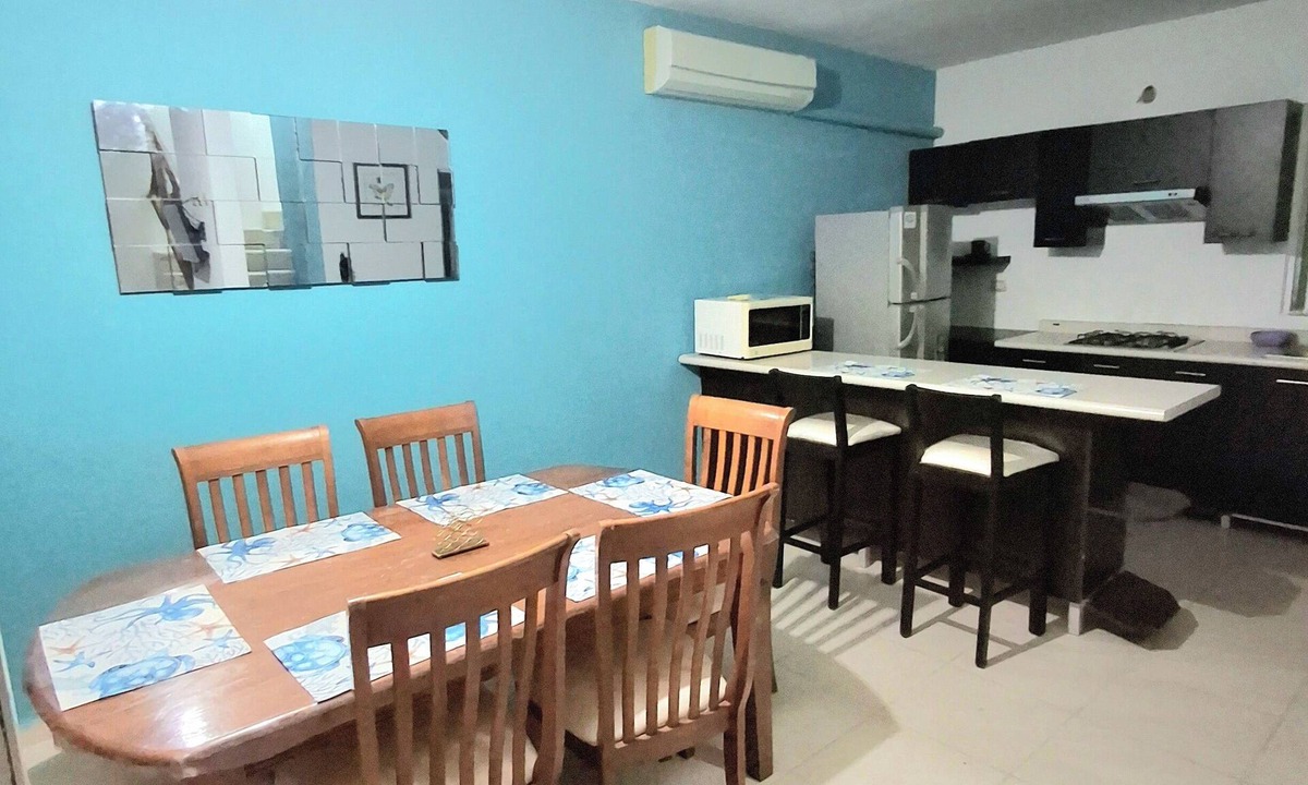 Luis Donaldo Colosio House | 3-bedroom house in amazing Playa del Carmen with WiFi, AC Pet friendly