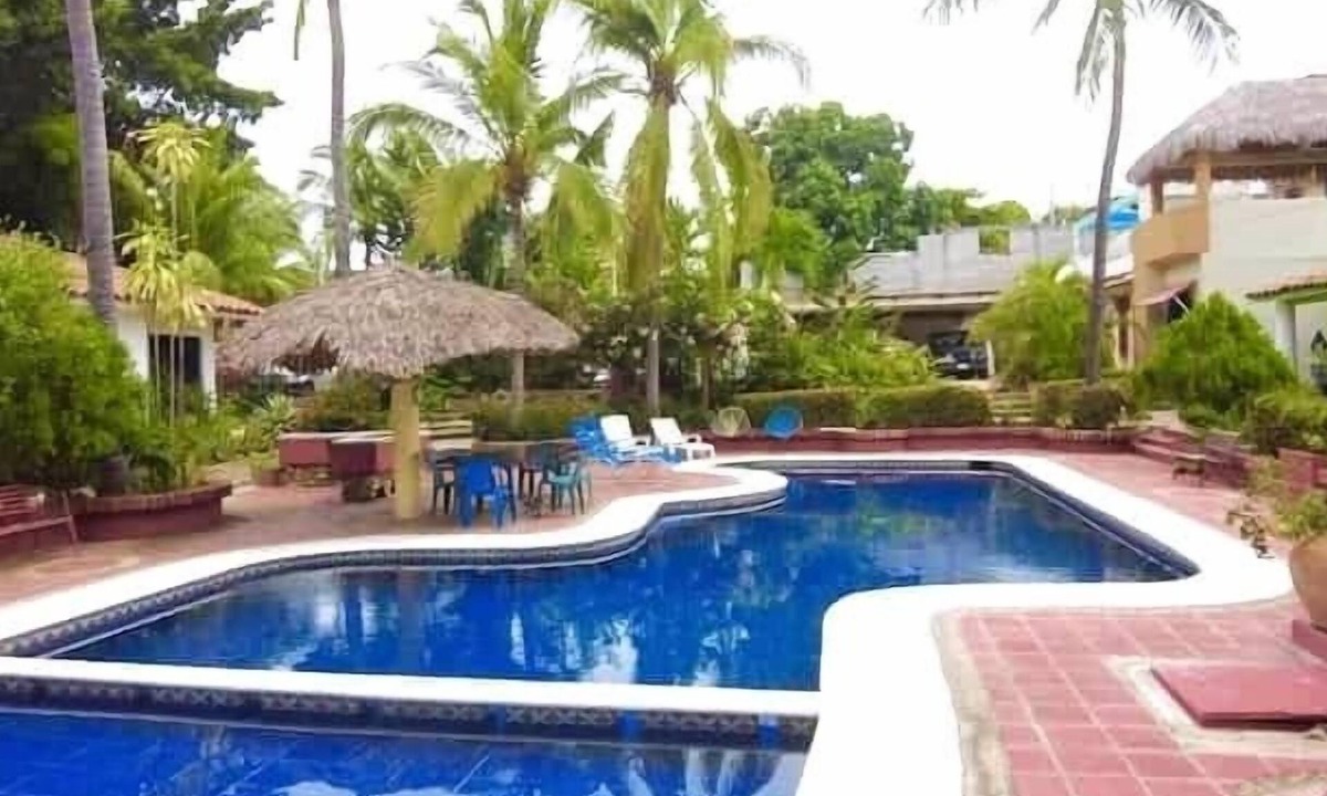 Hidalgo House | 3BR Beach Home | Palapa, Pool & Steps to the Beach