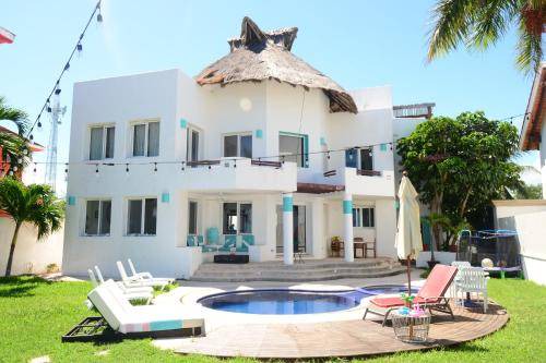 Puerto Juarez House | 400 m² House ∙ 5 bedrooms ∙ 18 guests