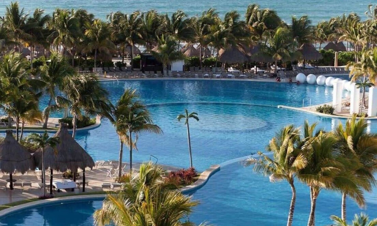Puerto Juarez House | 4BD Grand Luxxe Riviera Maya Pool Resort