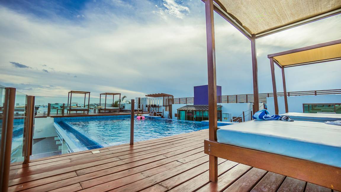 Las Brisas | Downtown