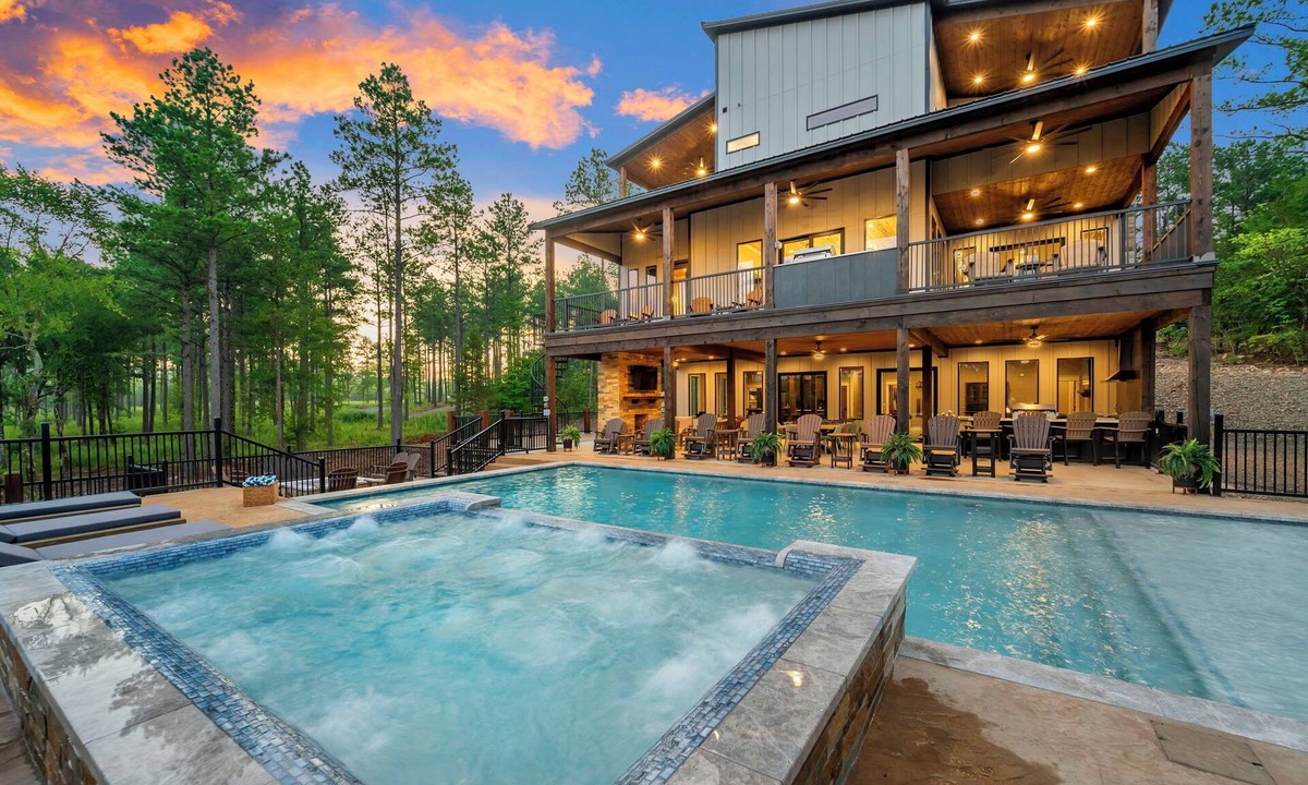 Pickens Cabin | 8 Bedroom, Sleeps 30, ATV access, Pool, Pickleball, Basketball, Creekside