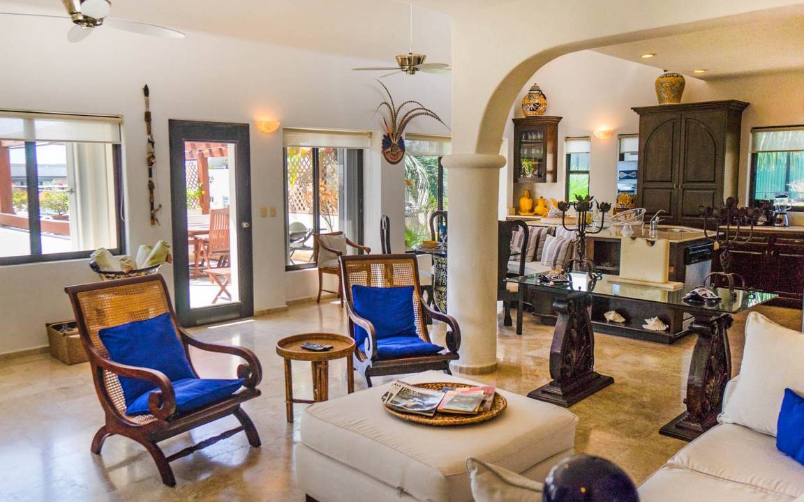 Downtown Condo | 93 m² Condo ∙ 2 bedrooms ∙ 5 guests