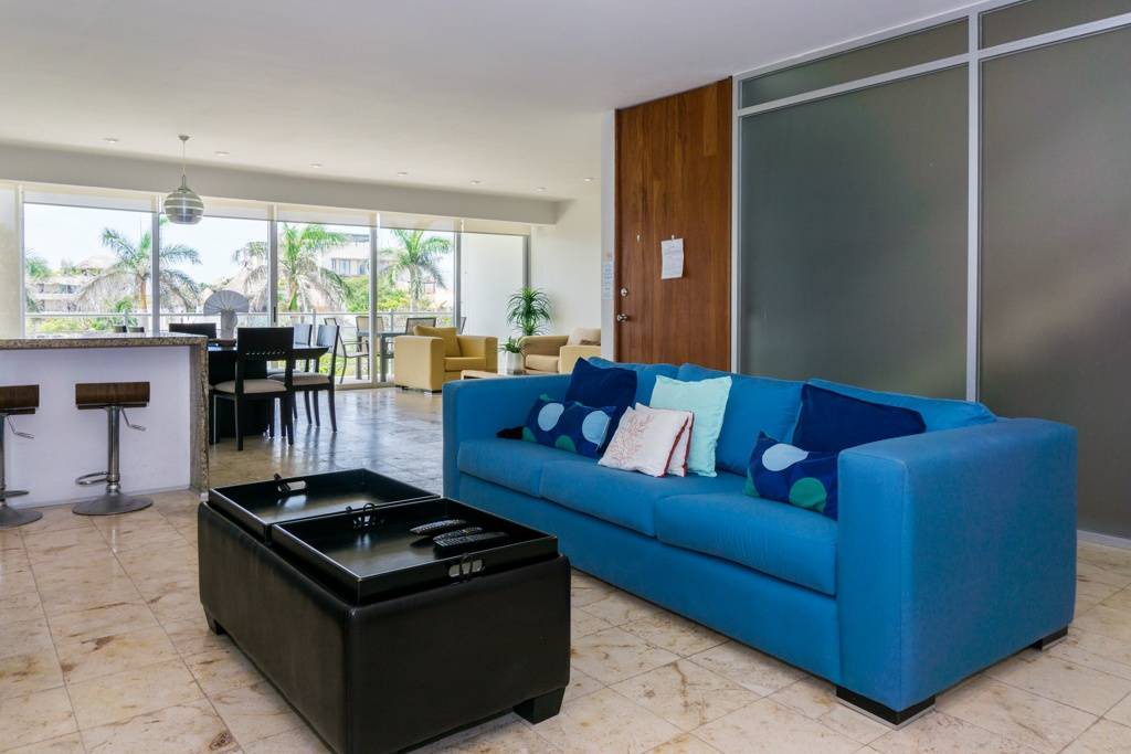 Downtown Condo | 93 m² Condo ∙ 2 bedrooms ∙ 5 guests