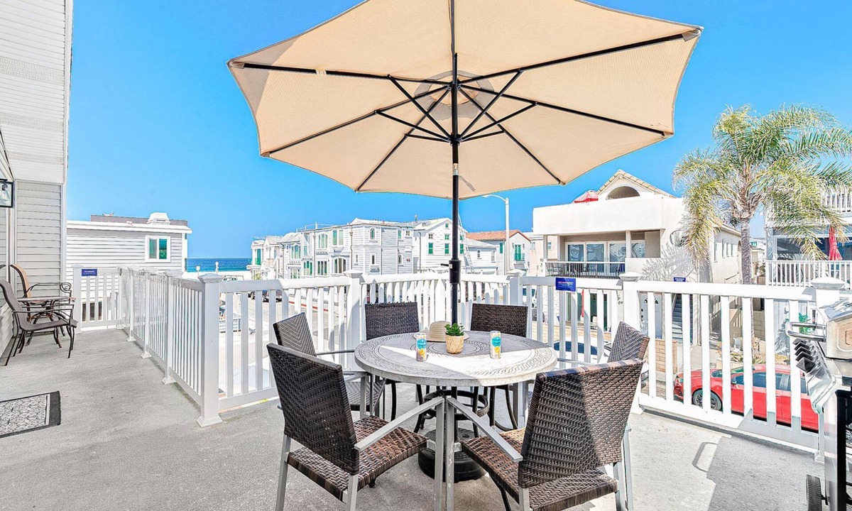 West Newport House | A Guest Favorite! | Fabulously Situated | 1 House from the Beach! | Comfy & Hyper Clean