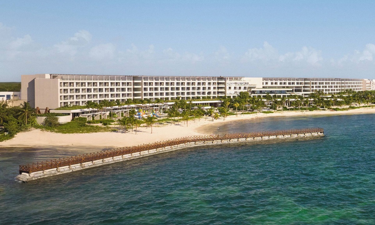 Puerto Juarez House | All-Inclusive Family-Friendly Resort w/Water Park & Outdoor Theater - 4 Units