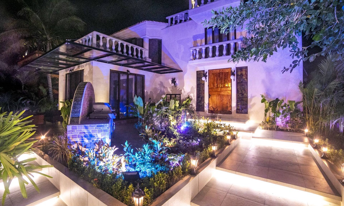 Playacar Fase I Villa | All inclusive, Ocean View luxury Villa , 79 Steps from the beach,3 jacuzzi, pool