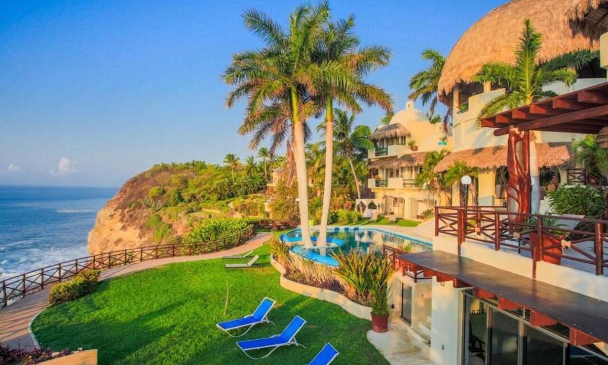 Santa Maria Huatulco House | An exclusive beach house, perched on a cliff with panoramic ocean views.
