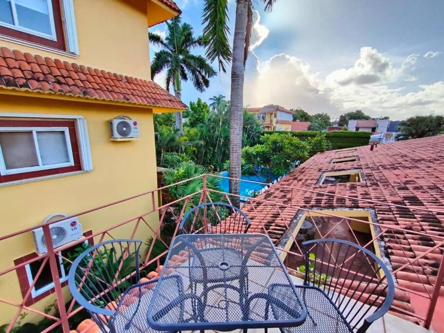 Colonia Independencia Apartment | Appt for 2, with balcony and view to the pool