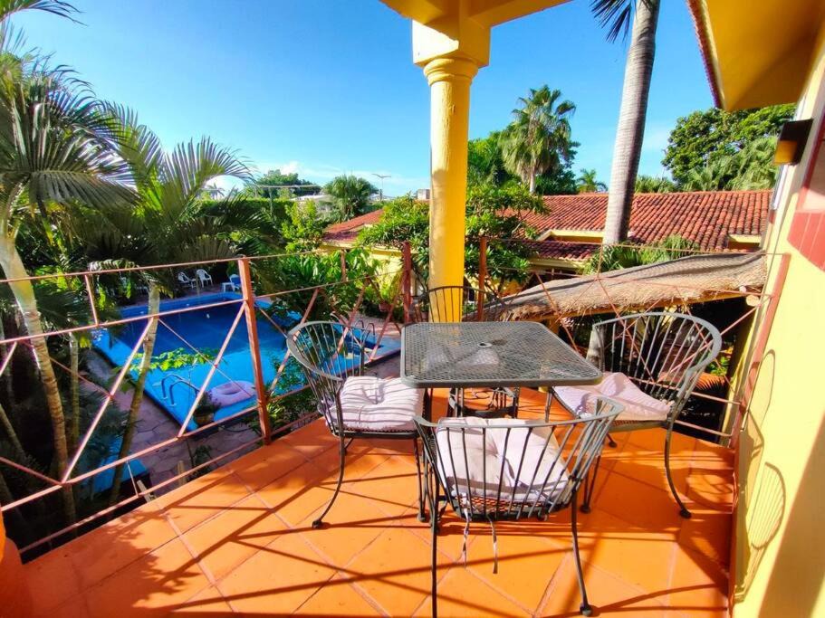 Colonia Independencia Apartment | Appt for 2 with balcony and view to sunset and pool