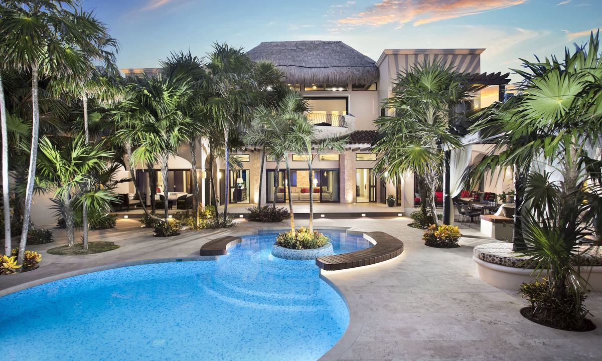 Soliman Bay Villa | Beach Front Luxury Villa includes Chef, Bartender and Staff - October Discount