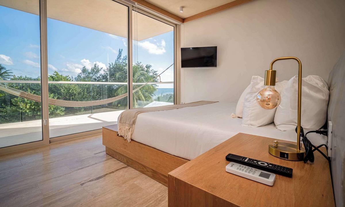 Puerto Morelos Apartment | Beachfront Design Apartment | Rooftop Pool