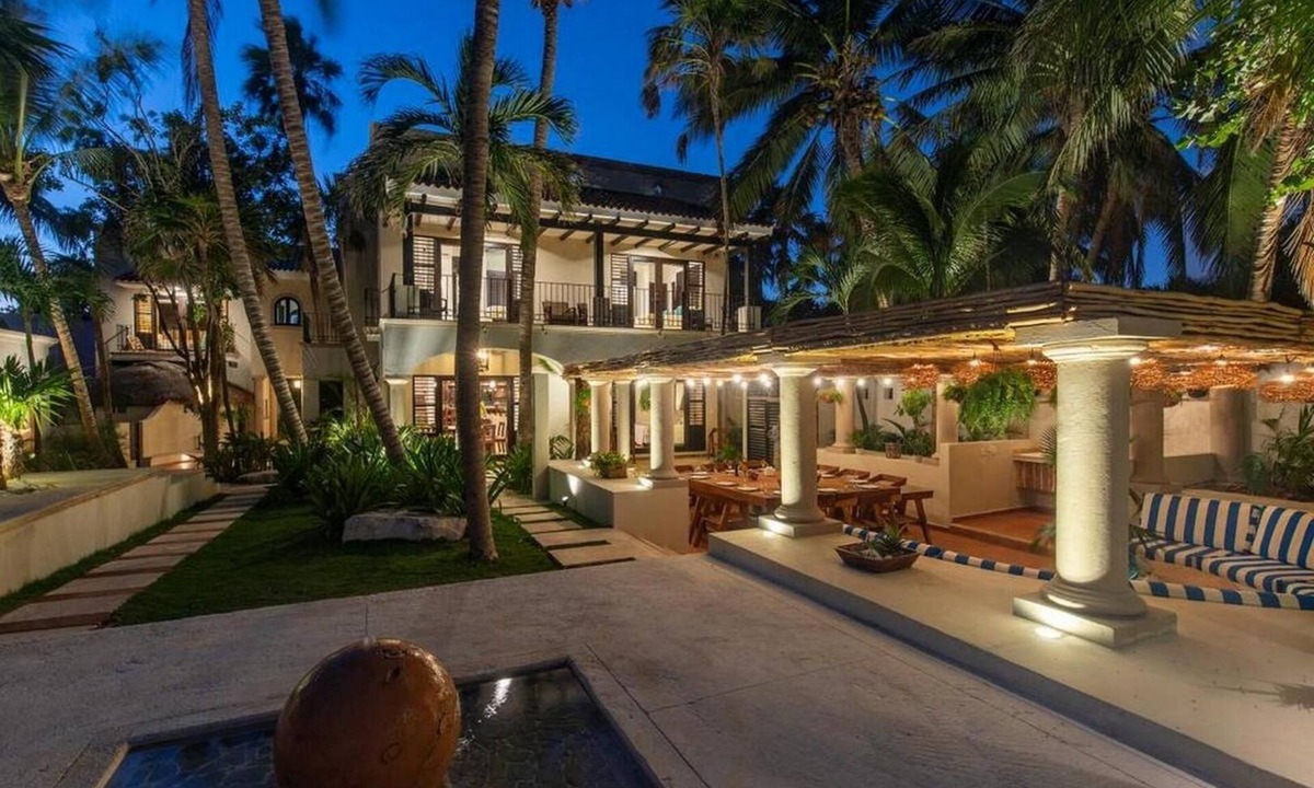 Soliman Bay Villa | BEACHFRONT LUXURY VILLA ON A PRIVATE BAY