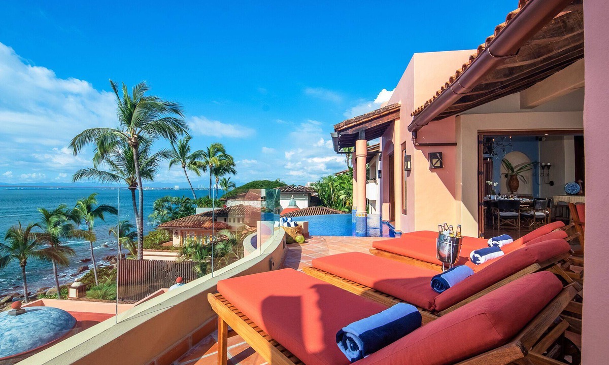 Conchas Chinas Villa | BEACHFRONT MEXICAN LUXURY VILLA