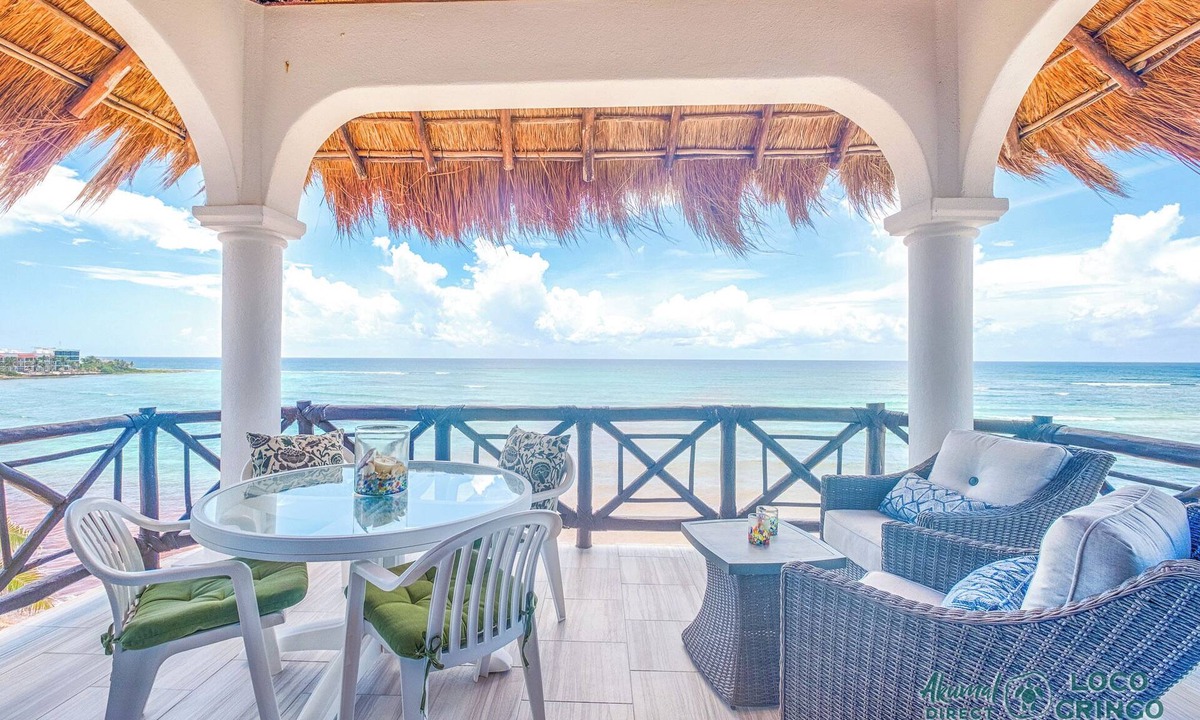 Akumal Condo | Beachfront Penthouse Condo with Two Oceanview King Suites