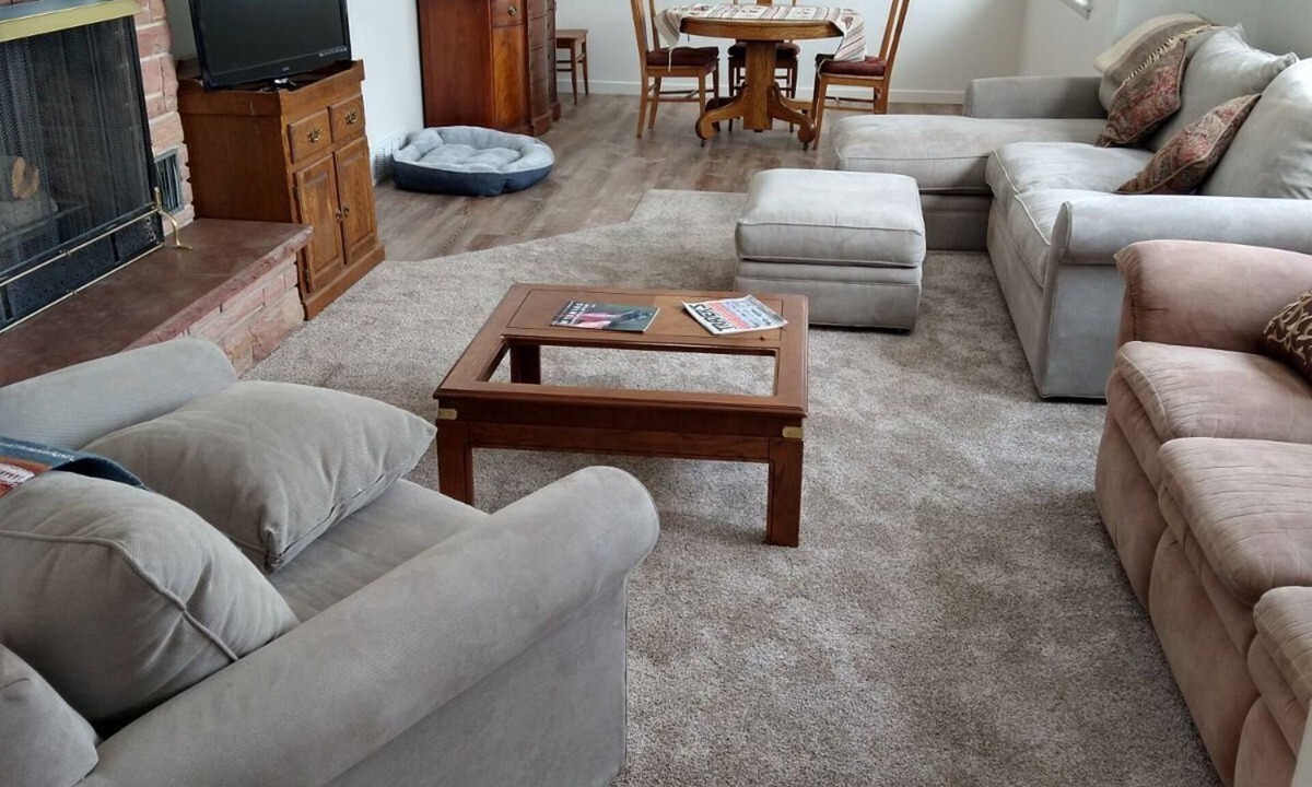 Foxpark House | Breath in the crisp mountain air and share the beauty with your entire group!