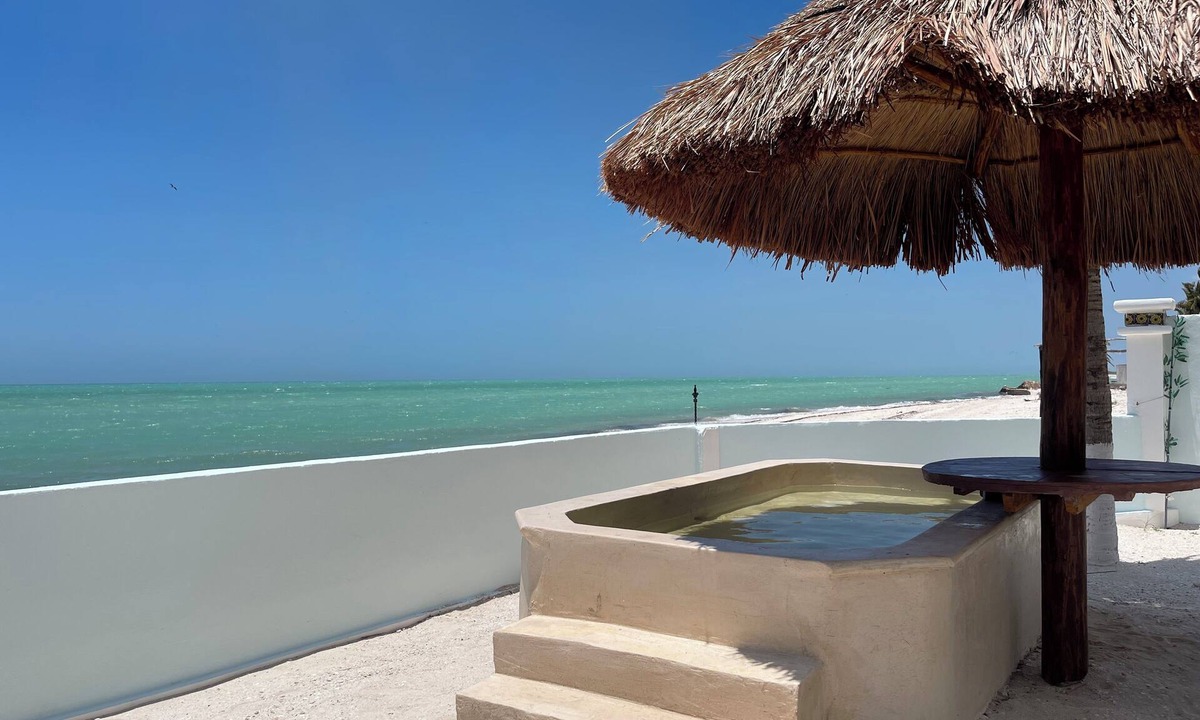 Celestun Apartment | BRISA: Cozy 1-bedroom suite in charming Celestún with AC and King bed.