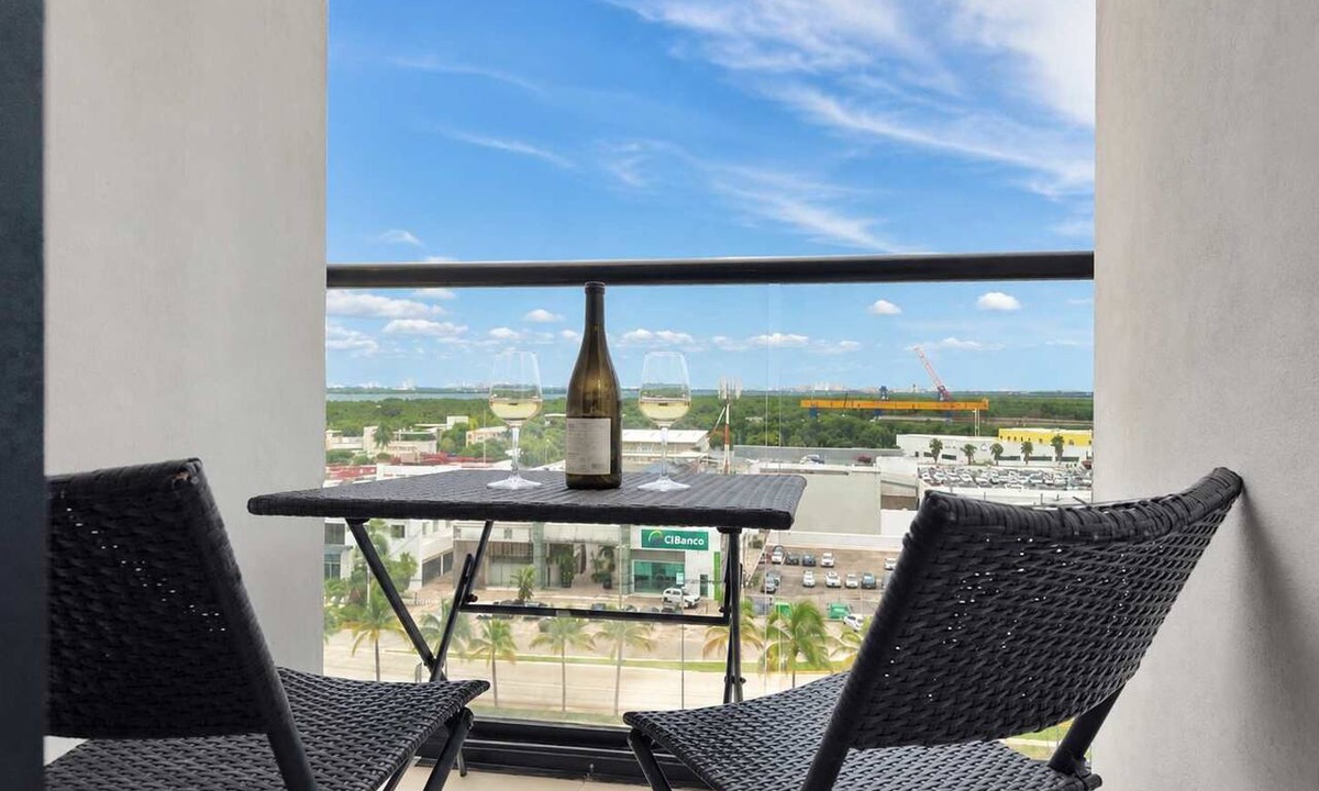Downtown Cancun Condo | Cancun 1BR | Lagoon View, Pool & Gym