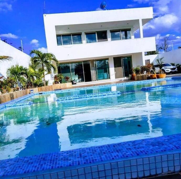 Alfredo V. Bonfil Villa | Cancun Jungle Mansion