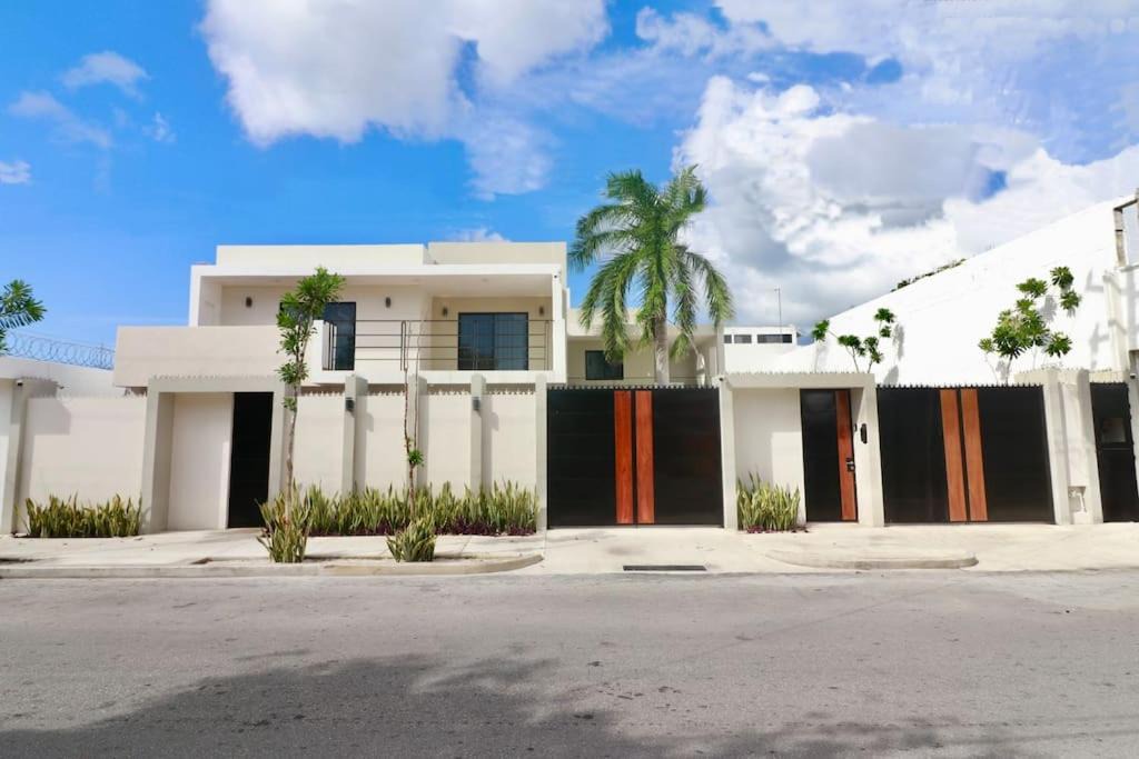 Colonia Adolfo Lopez Mateos House | Casa Belcher