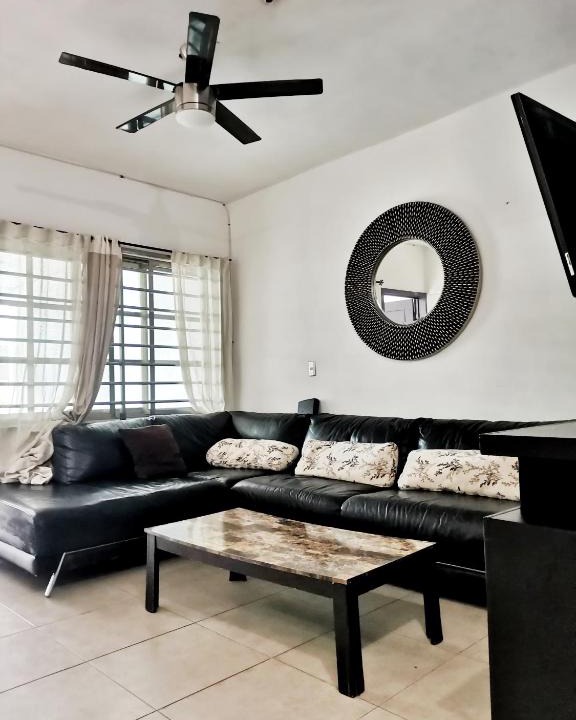 Chetumal House | Casa Tunich, con 2 habitaciones, 2 baños y cochera