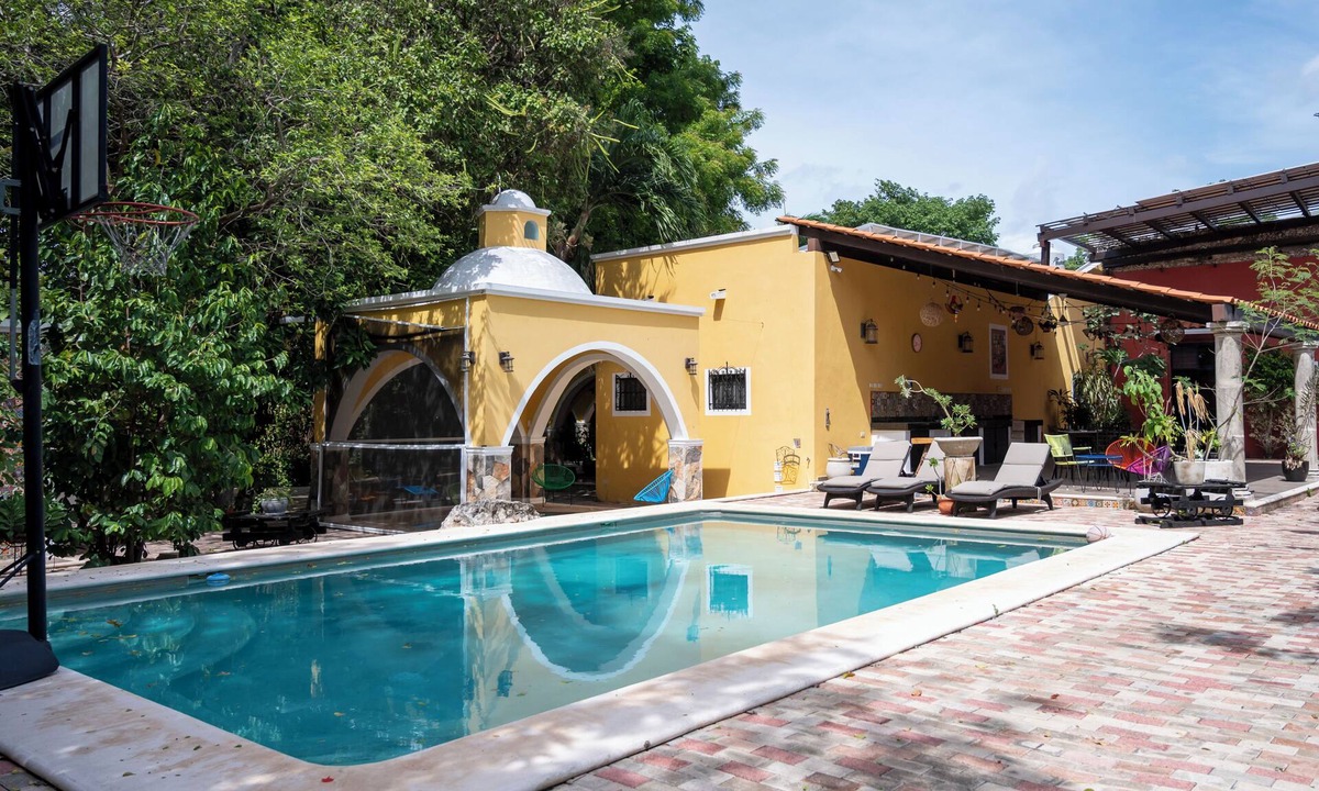 Centro Villa | Casona Abuelos in Merida, perfect location for a family trip.