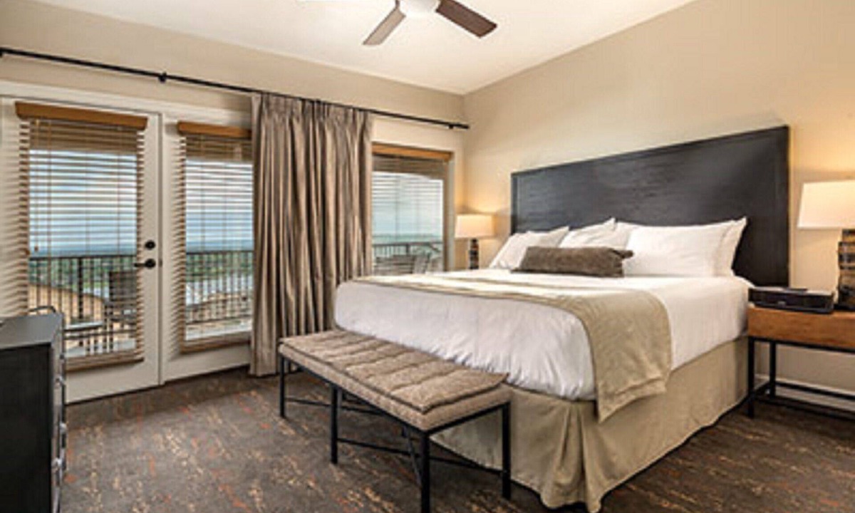Marble Falls Resort | Challenging golf courses and tasteful wineries!