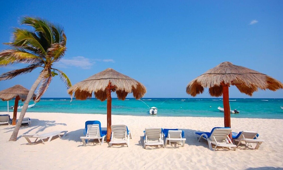 Akumal Condo | Charming, romantic beachfront studio with a king bed, AC and maid service.