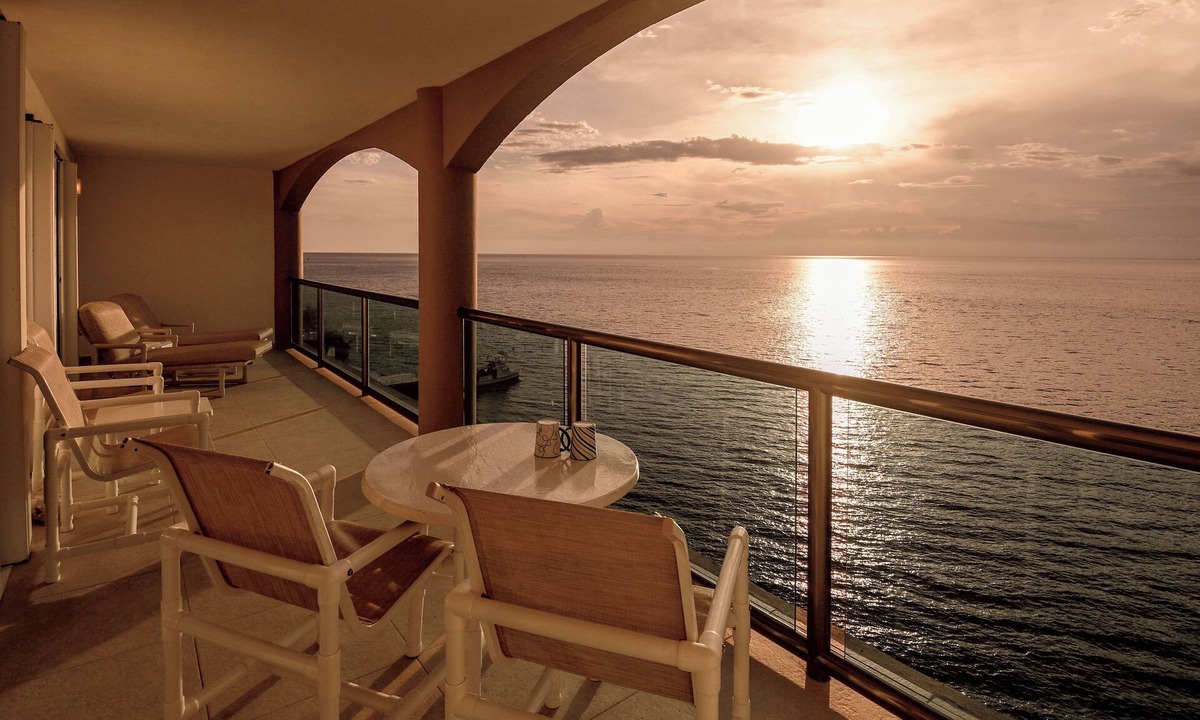 Colonia Andres Condo | Chic Ocean View Condo w/Terrace El Cantil 7CN