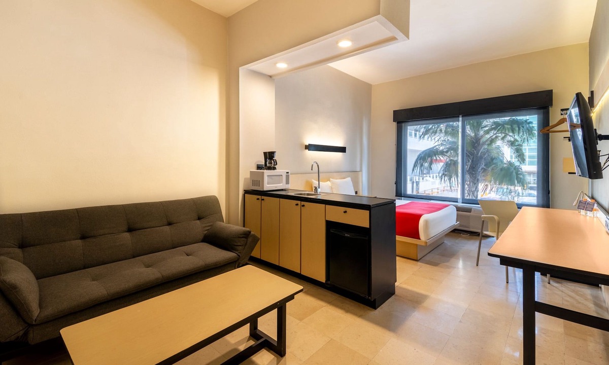 Downtown Cancun Hotel | City Express by Marriott Cancun