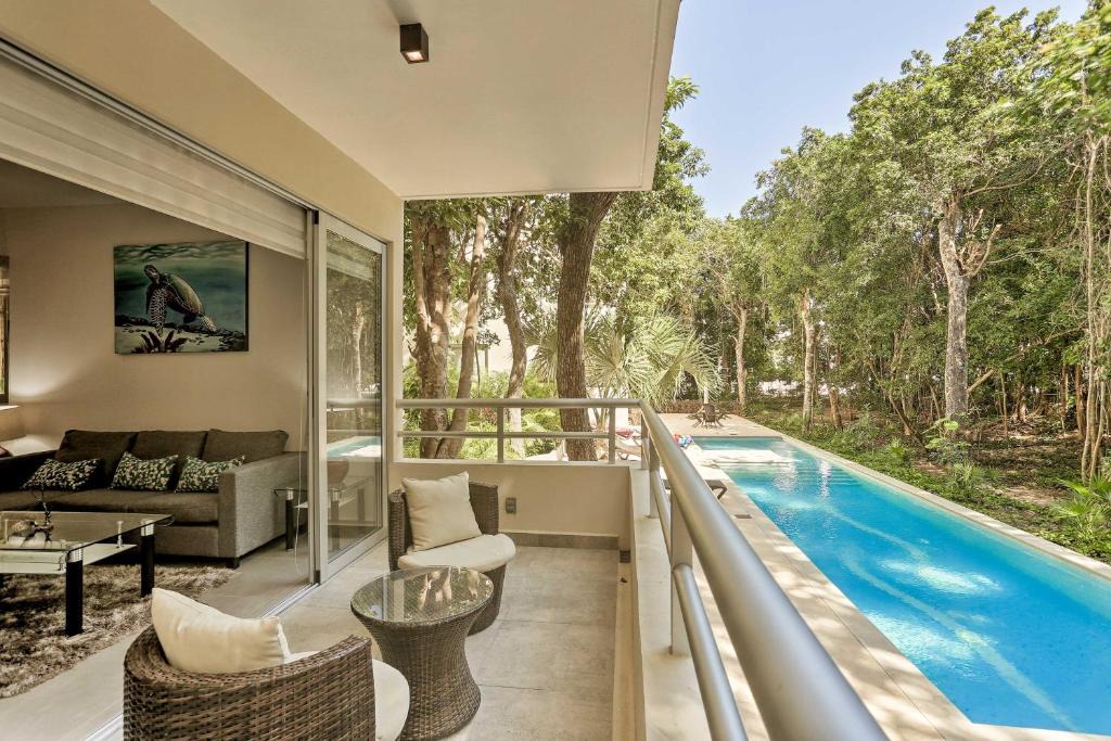 Akumal Apartment | Coastal Resort Condo with Balcony - Walk to Beach!