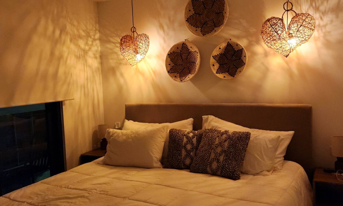 Tohoku Condo | Coco Beach Retreat - Easy walk to the Beach & 5th Ave!