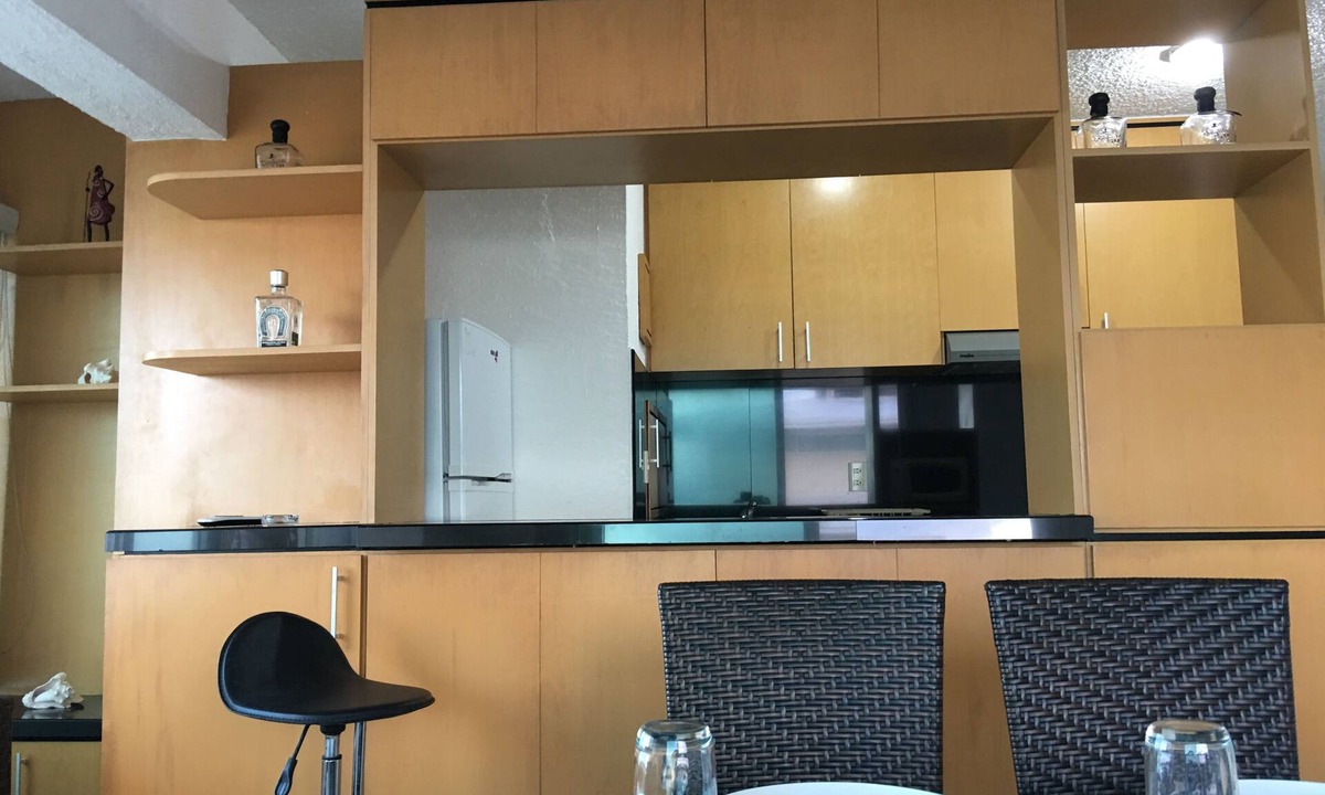 Zona Hotelera Condo | Condos Brisas offers great location for family and friends. Great beach and pool