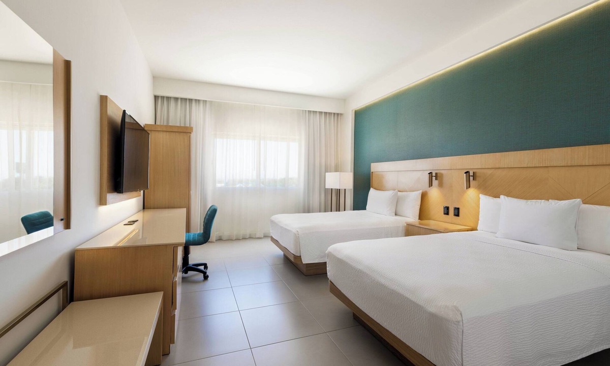 Alfredo V. Bonfil Hotel | Courtyard By Marriott Cancun Airport