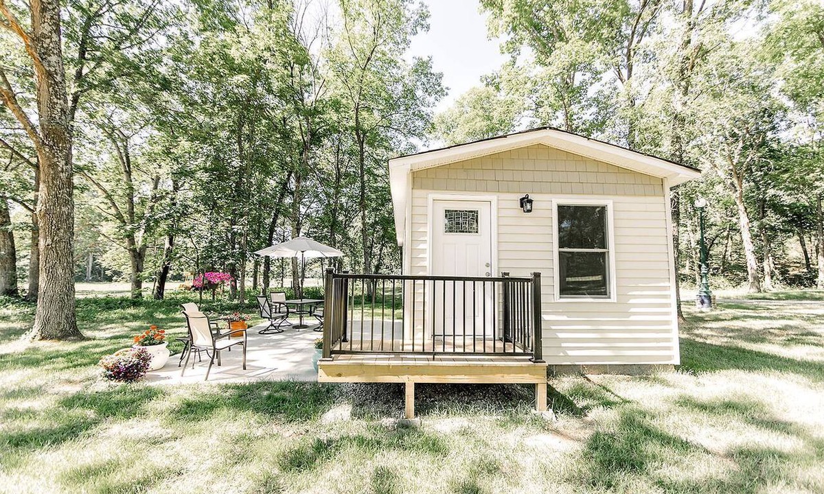 Owensville Cabin | Cozy Secluded Cabin near Owensville, Missouri - Ideal for a Relaxing Glamping Getaway with Your Loved One