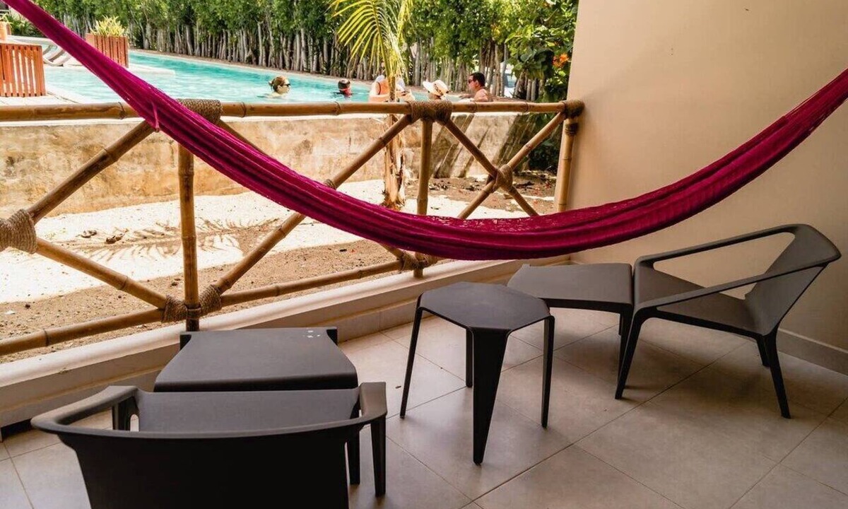 Merida Apartment | Cozy unit by the Pool, Fiber Optic, 70m to Ocean