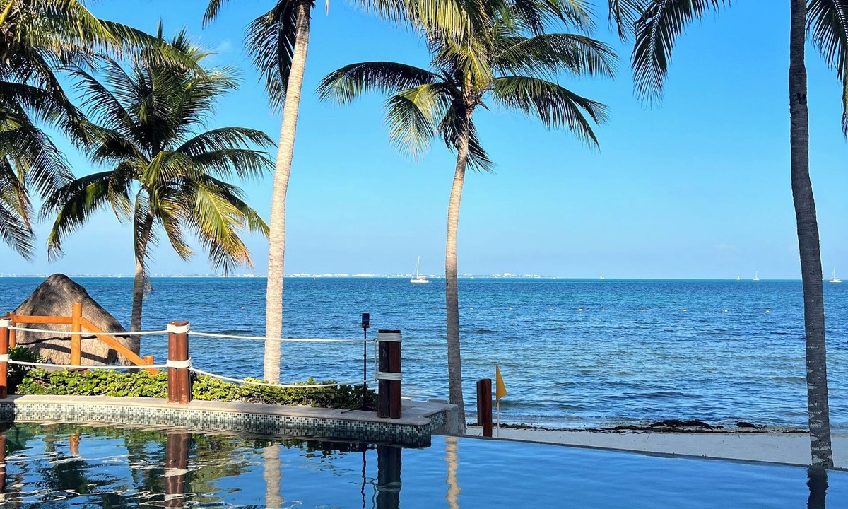 Playa Mujeres Condo | Deluxe Ocean View Suite – The Ultimate Luxury Experience in Cancún