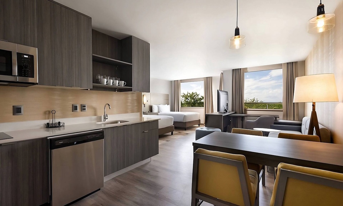 Zona Hotelera Apartment | Enjoy a Hassle-free Stay! 4 Convenient Units, Free Breakfast & Parking, Pool