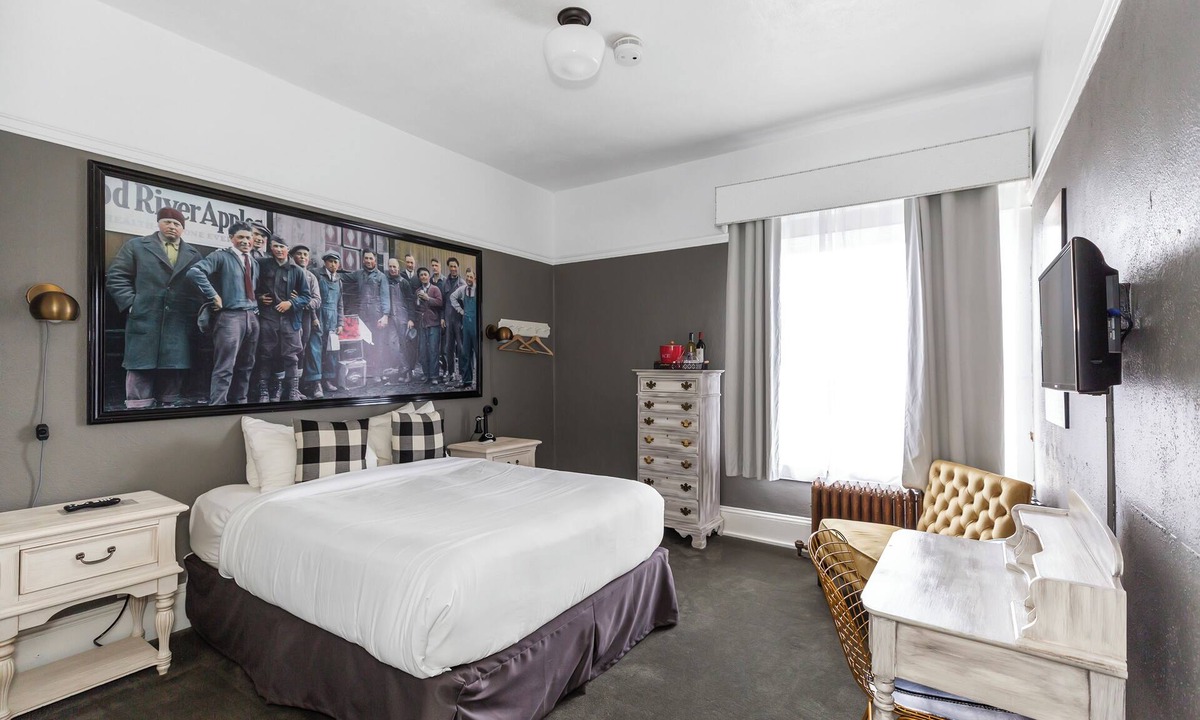 Hood River Hotel | Enjoy Every Moment in a Space Made for Great Getaways! Pets Are Welcome!