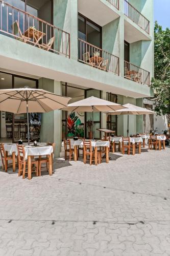 Centro - Supmza 001 Hotel | Florita 39 Boutique Hotel Breakfast & Beach Club Included