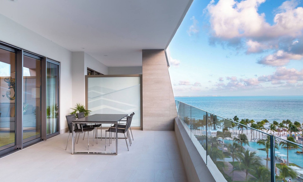 Playa Mujeres Resort | Garza Blanca Resort and Spa-Luxe living in Cancun for the holidays!