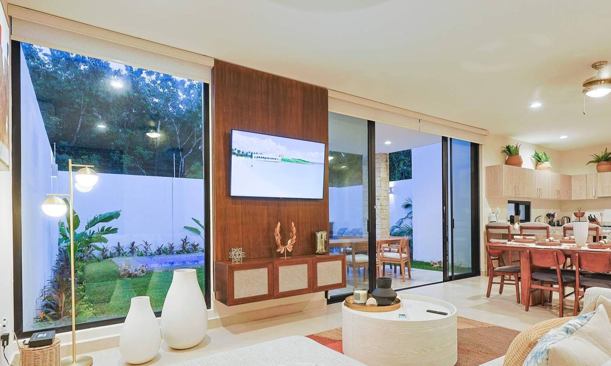 Playa del Carmen House | Gated Townhouse | Pool | BBQ | Gym | Paddle Court