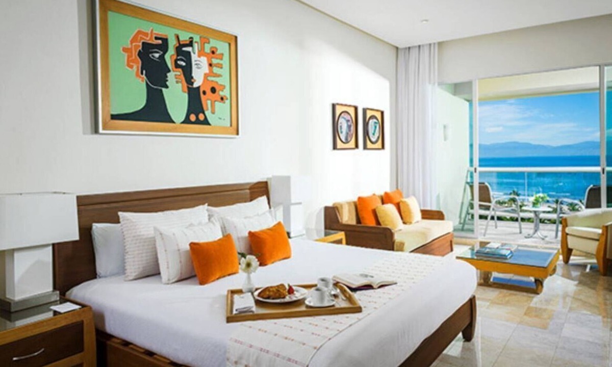 Villa Juarez Apartment | Grand Mayan Master Room – Elegant Escape in Riviera Maya Paradise