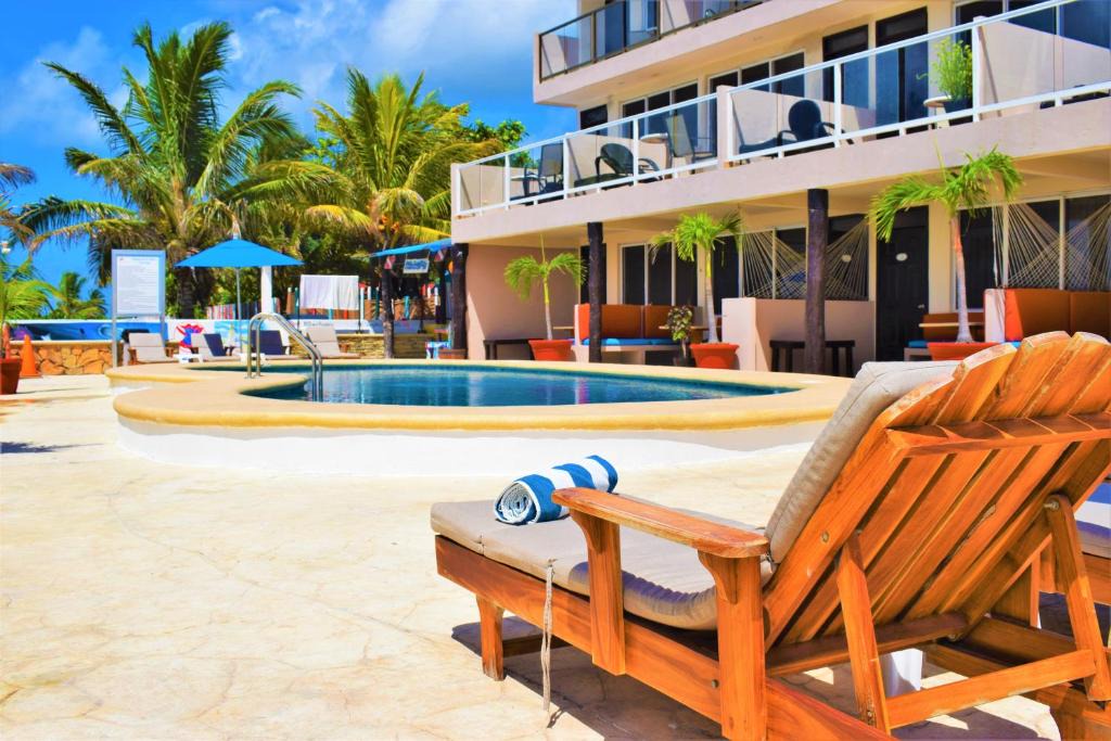 Puerto Morelos Hotel | Hacienda Morelos Beachfront Hotel