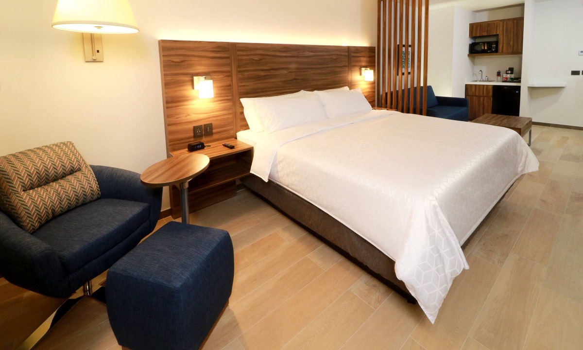 Downtown Hotel | Holiday Inn Express & Suites Playa Del Carmen by IHG